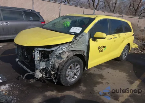 2022 Toyota Sienna Xle z USA, uszkodzony, nr VIN 5TDYRKEC3NS108575